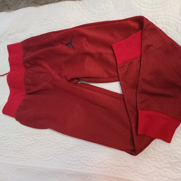 Barely used Jordan joggers Boys M - Picture 2 of 2